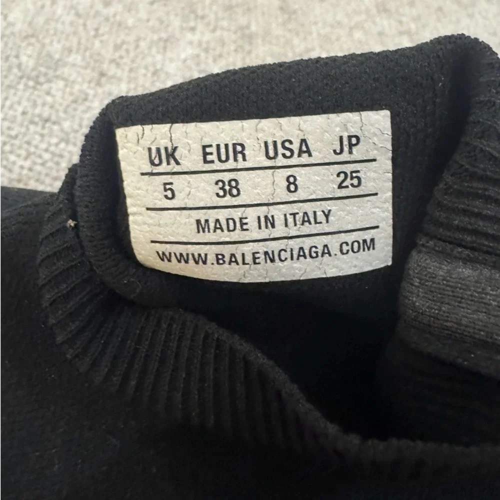 Balenciaga Speed runner stretchy knit fabric trainer sneakers with rubber sole. - Picture 6 of 14